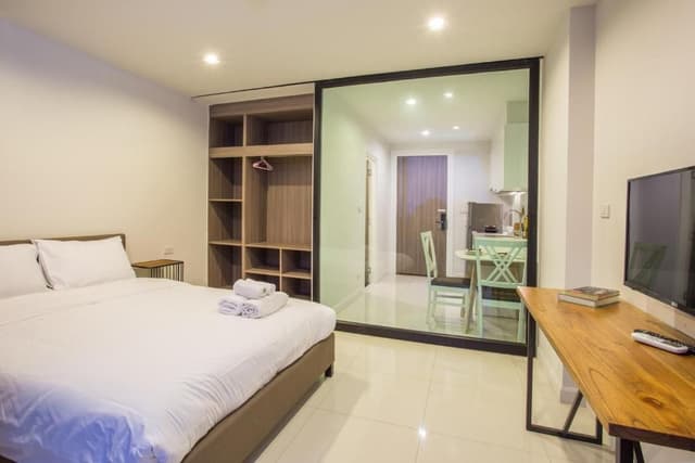Studio Apartment