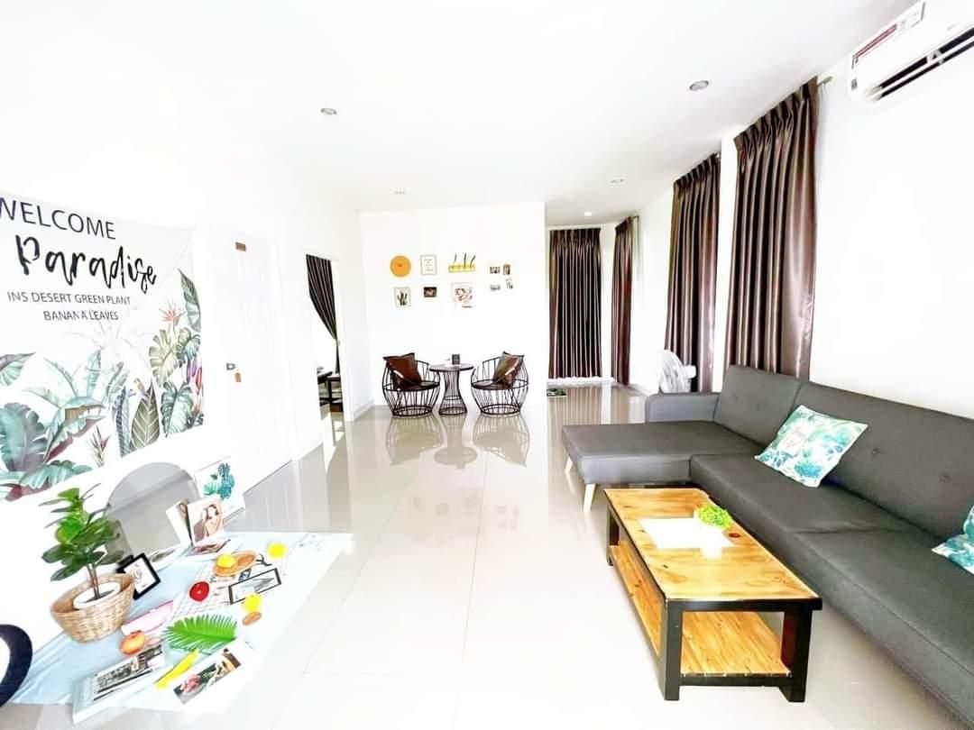 วิชุตา พูลวิลล่า บางเสร่ (Vichuta pool villa at Bangsarea)0