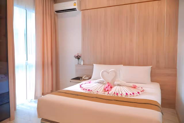 Superior Poolside Room