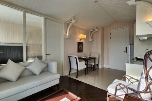 Grand Florida 1 Bedroom close to Beach (D716)1