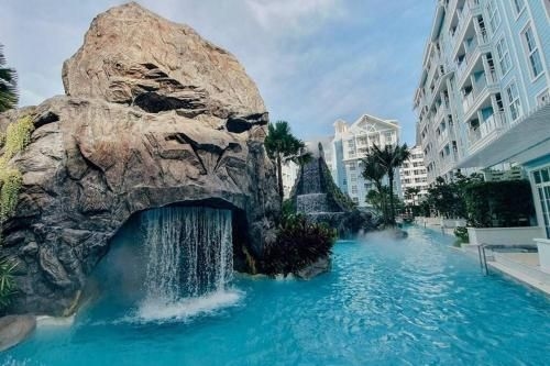 Grand Florida 1 Bedroom close to Beach (D716)4