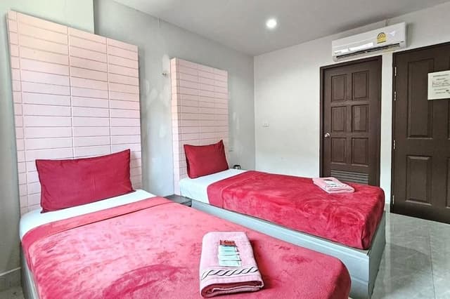 Standard Twin Room