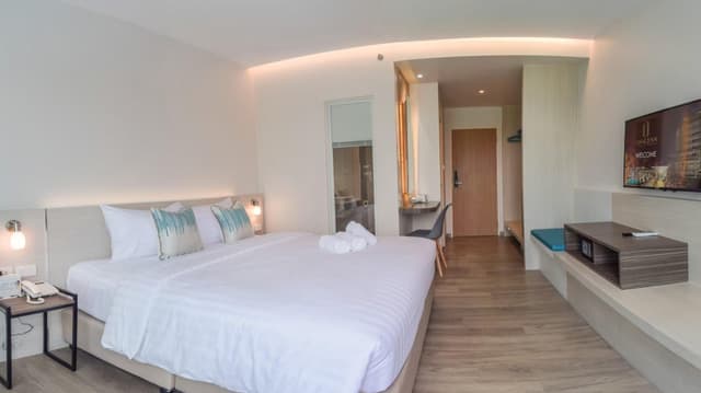 Deluxe Double Room with Balcony