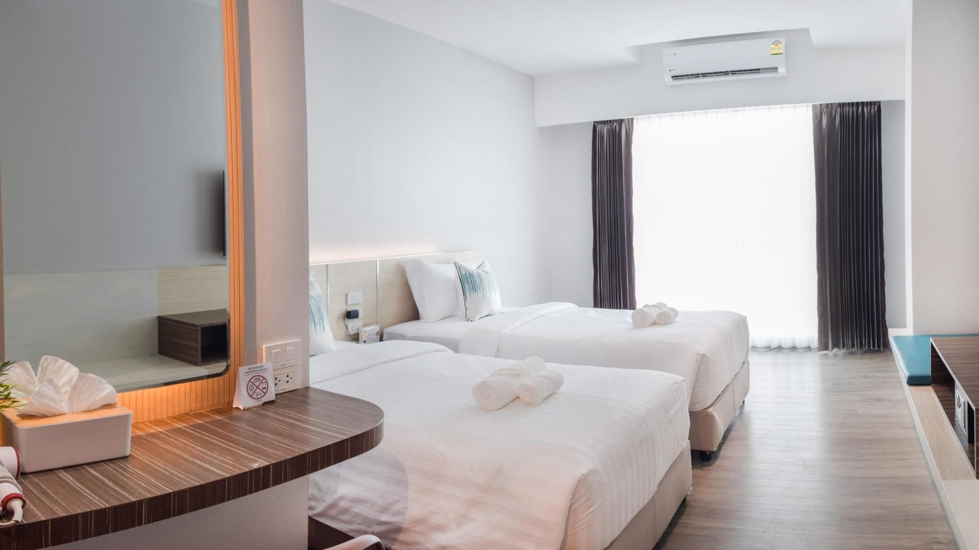 โรงแรมอนาลินน์ (Analynn Hotel)1