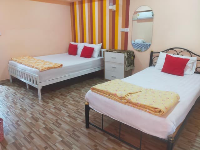 Deluxe - 2 Beds with Balcony