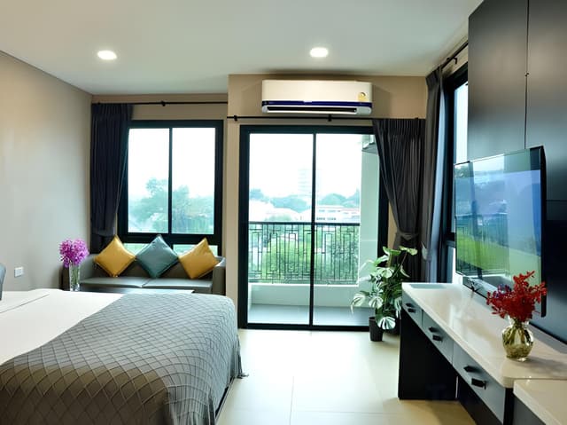 Deluxe Corner with River View