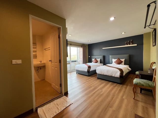 Standard Twin Room