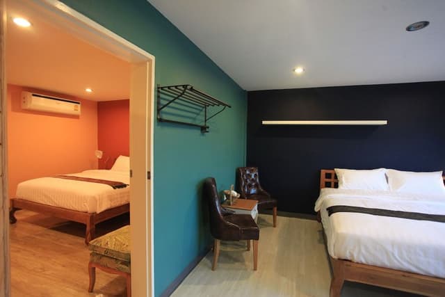 Family Room, 2 Bedrooms
