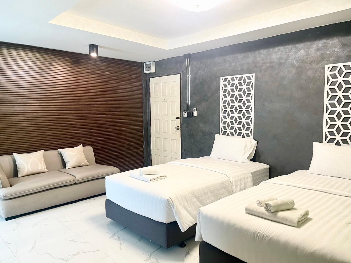 Chainat Grand Hotel2