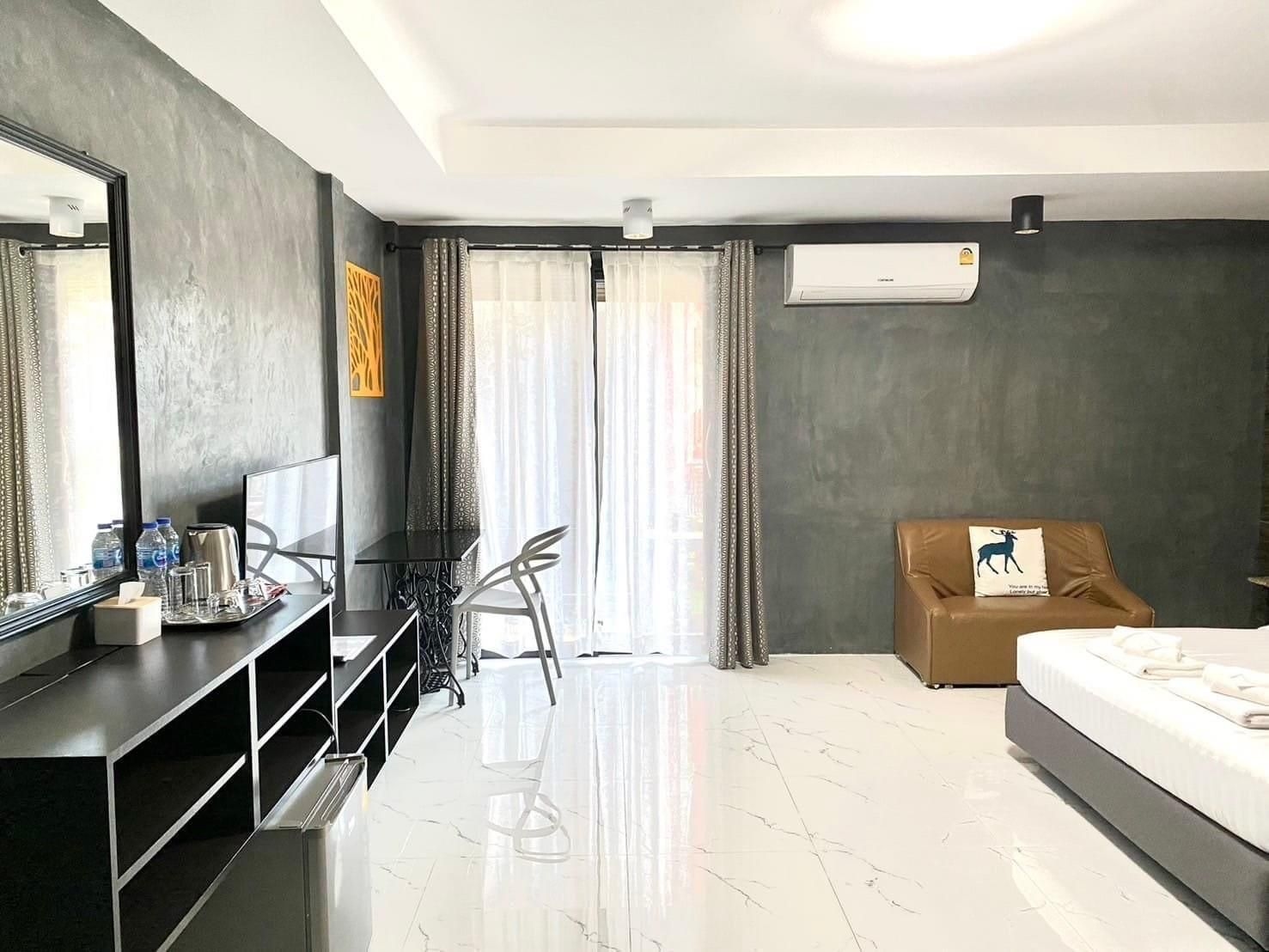 Chainat Grand Hotel1