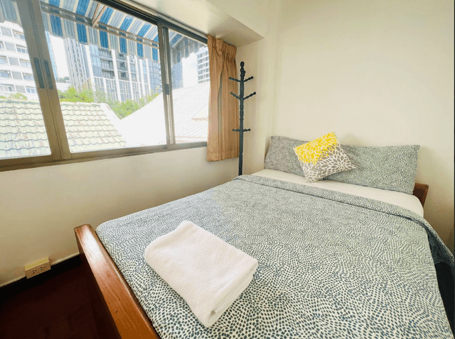 Queen Room with Private External Bathroom
