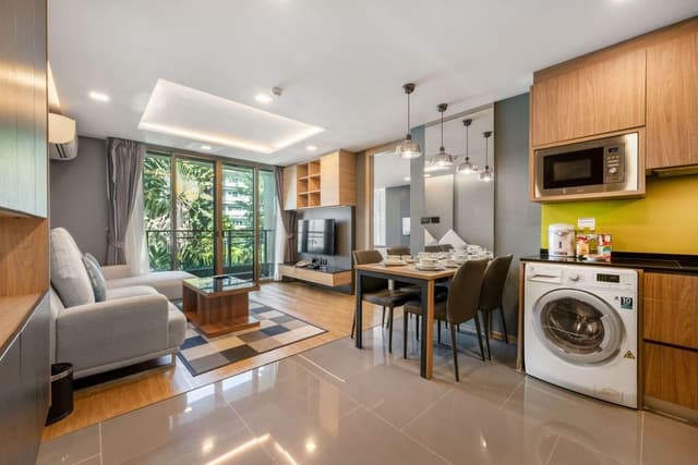 1 King 1 Bedroom Suite Non Smoking