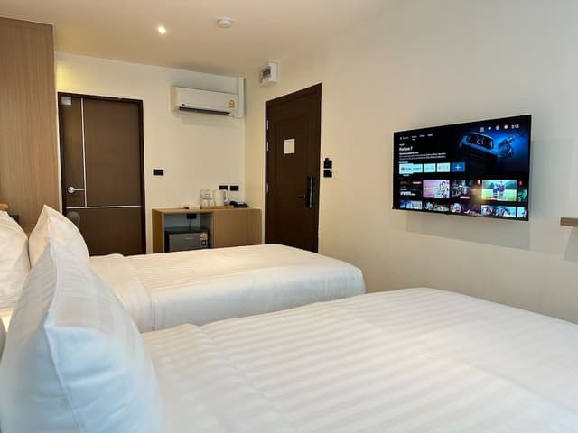 Standard Twin Room, Non Smoking, City View