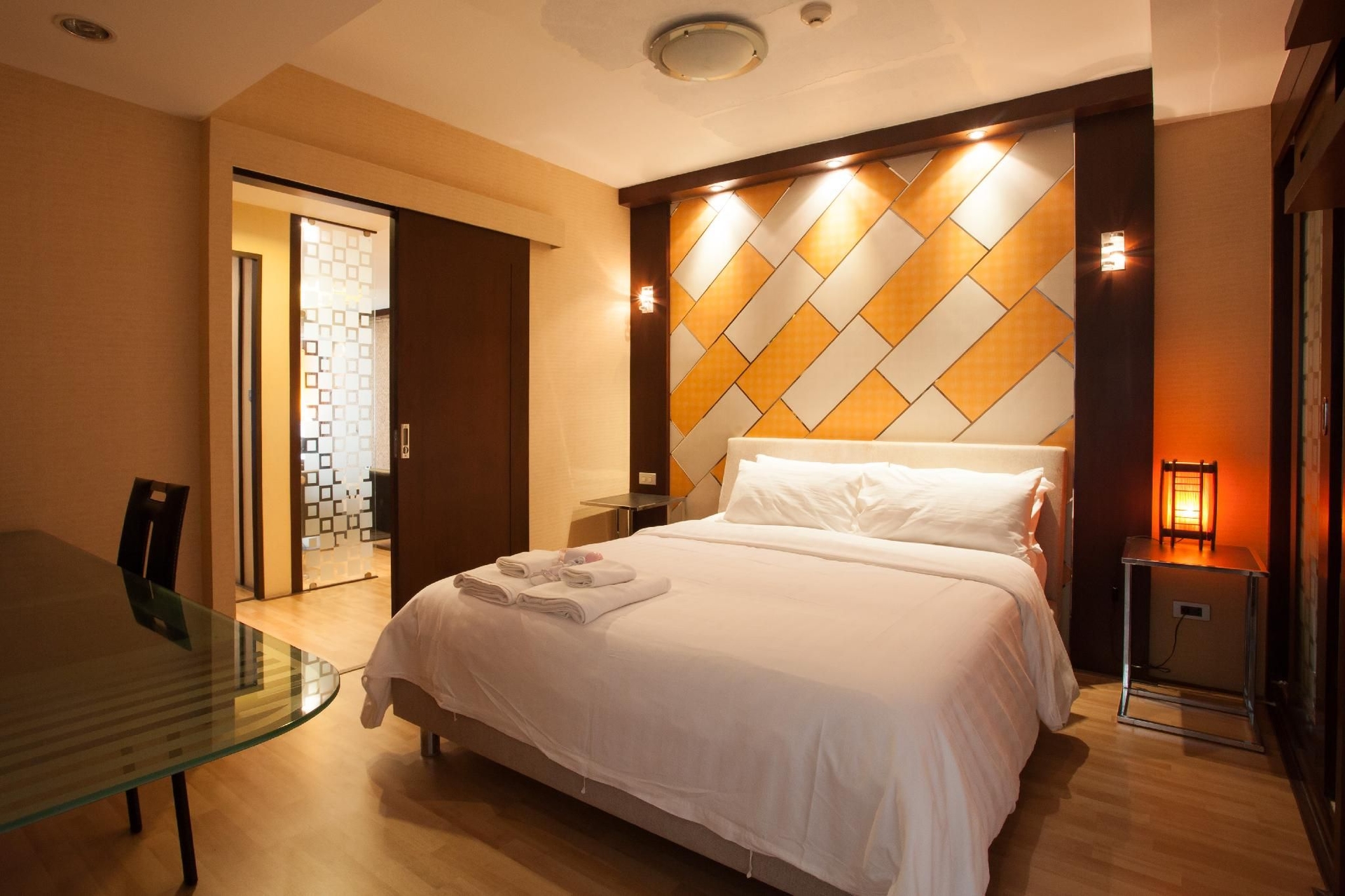 ชา 2ห้องนอน ห้องน้ำในตัว3ห้องน้ำ กรุงเทพฯ ตัวเมือง เอ็มอาที (Sha2bedrooms Ensuite3baths Bangkok Downtown Mrt)1
