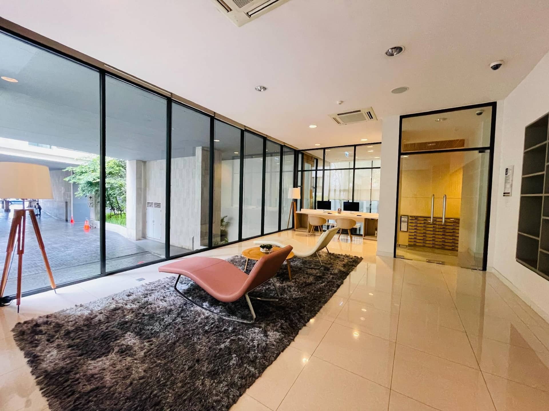 Cozy Spacious Garden-View Condo 500m BTS Thonglor Cozy Spacious Garden-View Condo 500m BTS Thonglor