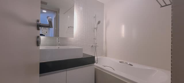 One-Bedroom Suite City View