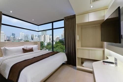 Premier Corner Room