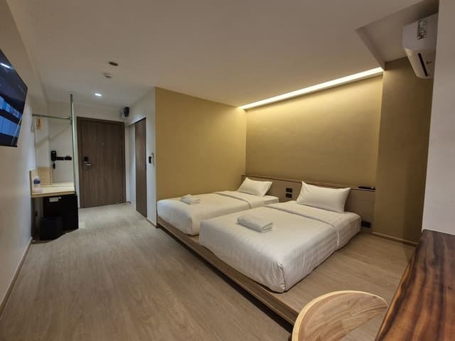 Twin Room, Non Smoking, City View