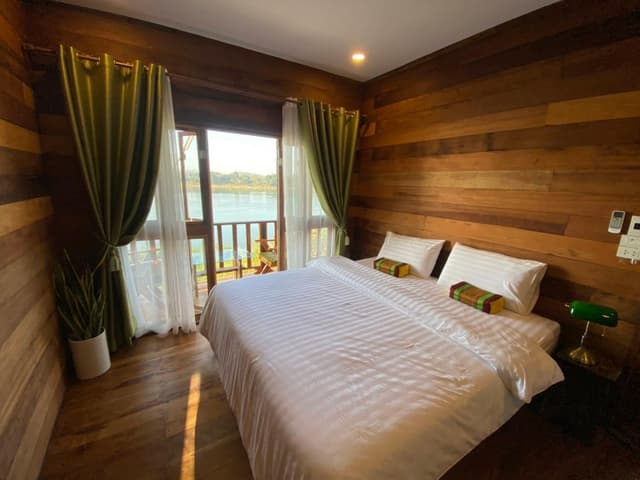 River View Signature Suite