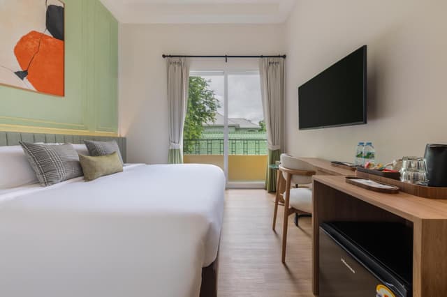 Deluxe Room with Balcony