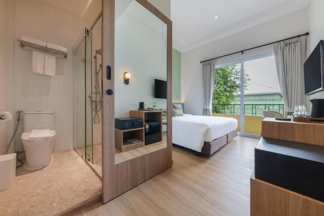 Deluxe Room with Balcony