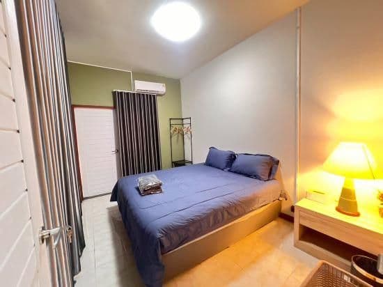 2 Bedrooms House