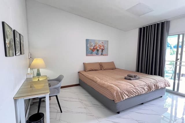 3 Bedrooms House