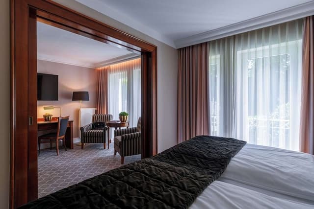 Superior Room, 1 Double Bed (Converts to 2 Twin Beds;Shower Only)