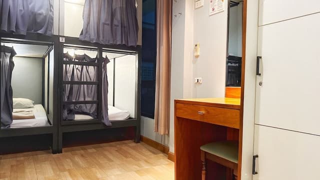 4 Bed Mixed Dormitory Room