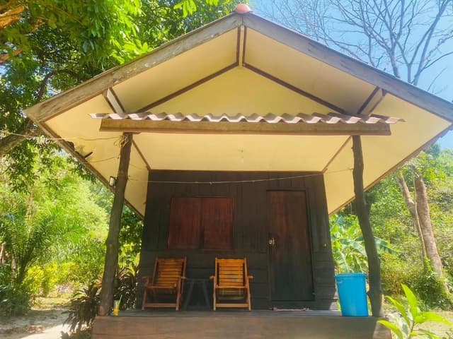 Bungalow Room