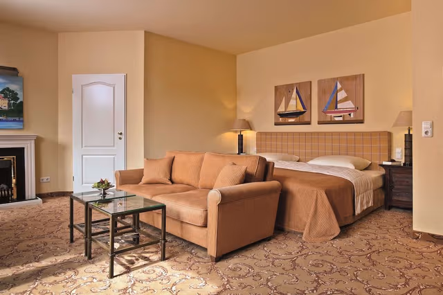 Deluxe Room, 1 Double Bed, Lake View (Balcony)