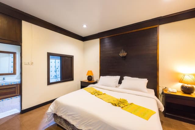 Deluxe Double Bed