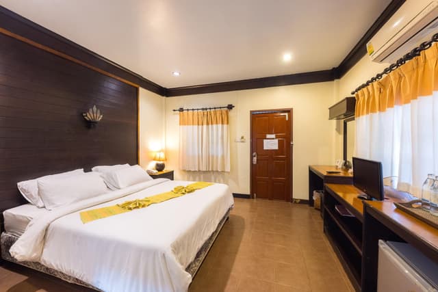 Deluxe Double Bed