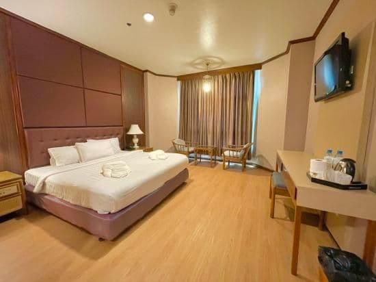Deluxe Queen Room