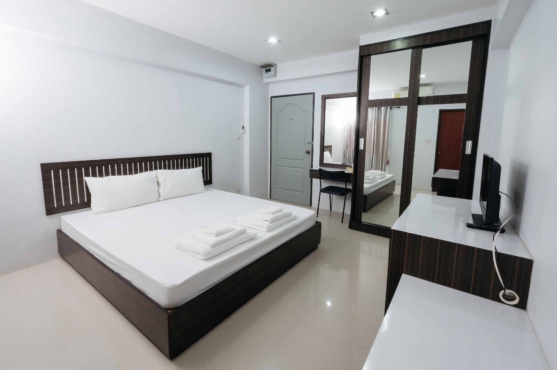 โรงแรมเครสตัน แกรนด์ สุพรรณบุรี (Creston Grand Hotel Suphan Buri)2