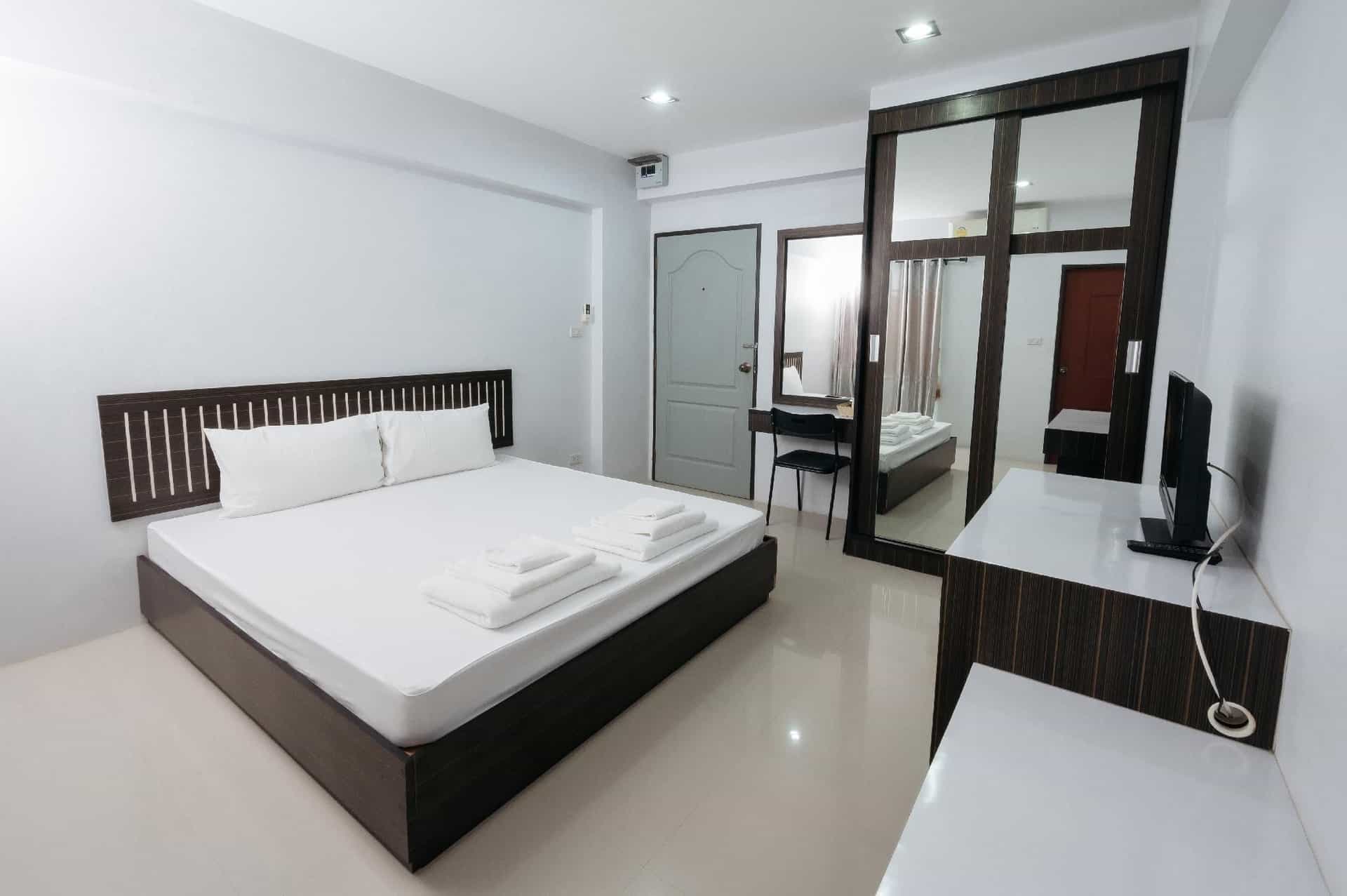 โรงแรมเครสตัน แกรนด์ สุพรรณบุรี โรงแรมเครสตัน แกรนด์ สุพรรณบุรี