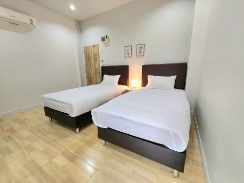 โรงแรมชวนชม (Chuanchom Hotel)1