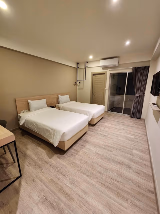 Twin Bed Room