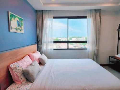 King Bed Standard City View