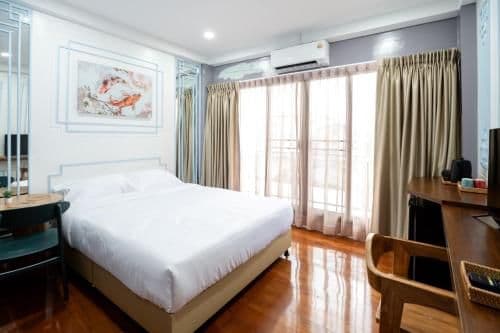 Deluxe Queen
