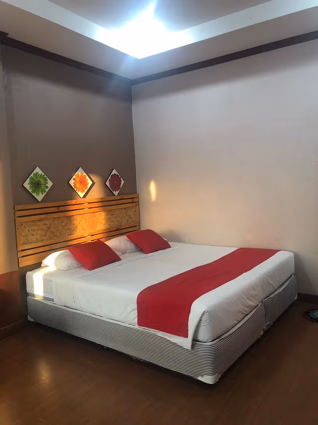 King Bed - Non-Smoking, Not Pet-Friendly