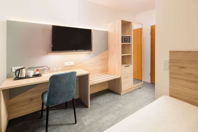 Comfort Room, 1 Queen Bed (Quiet Location)
