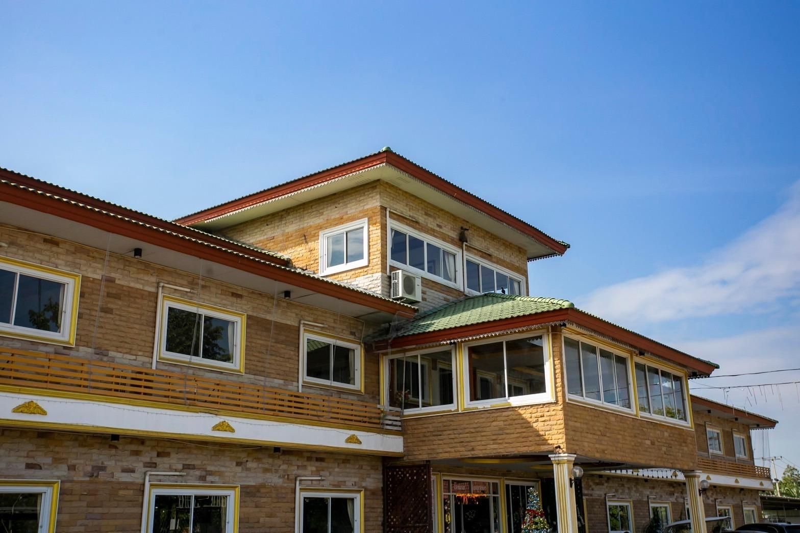 โรงแรมนกยูงทอง (Nokyungthong Hotel)0