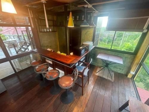 โกลเด้น แมงโก้ เฮาส์ (Golden Mango House)0