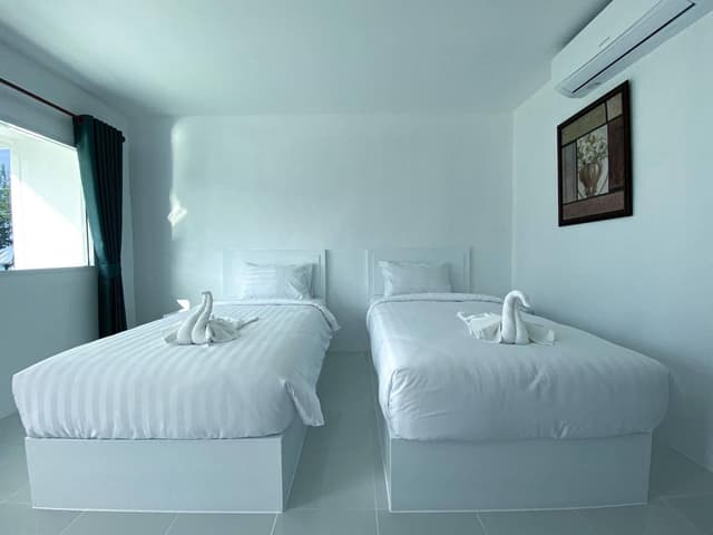 Pool View Room - Twin Beds