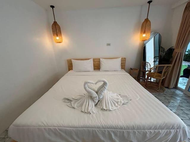 Deluxe Garden View King Suite