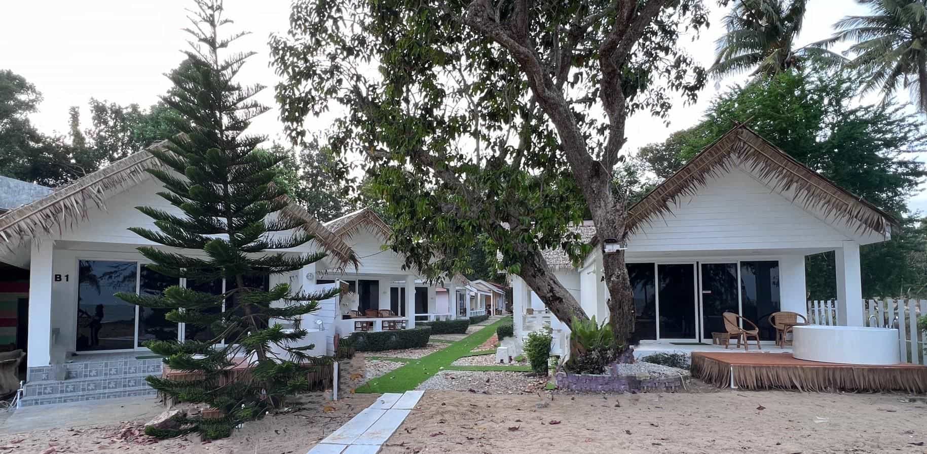 Warm Beach Resort Warm Beach Resort