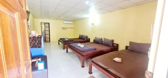 Family Room - 2 Double Beds and Single Beds