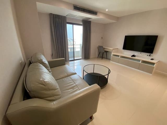 Junior Suite, 1 Queen Bed, Kitchen, City View