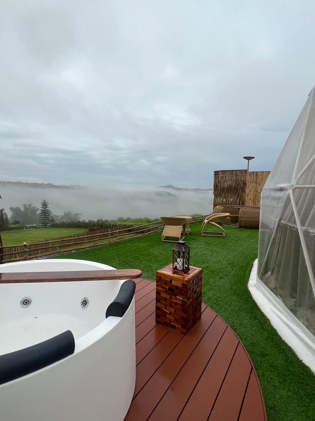 Deluxe Jacuzzi